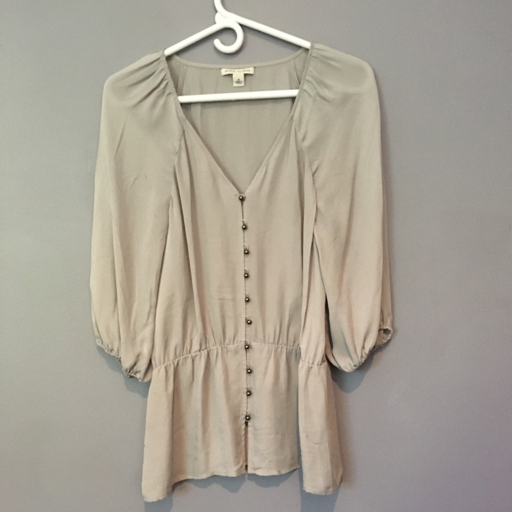 3 for $20 ❤️ Banana republic gray silky blouse